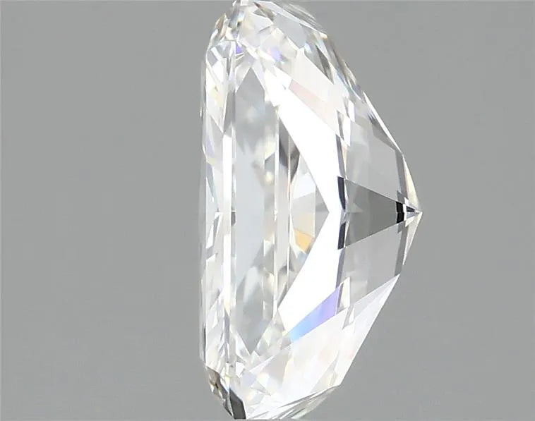 2.71ct Radiant Lab Grown Diamond (Colour F, Clarity VVS2, IGI Certified)