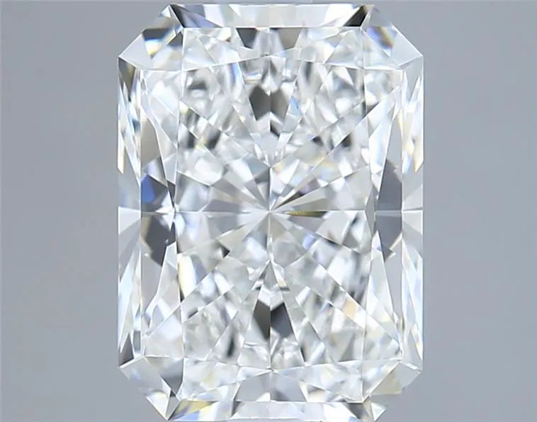 2.88ct Radiant Lab Grown Diamond (Colour E, Clarity VS1, IGI Certified)